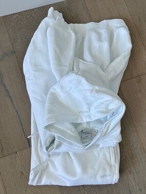 Aritzia White Cozy Hoodie and Sweatpants Set